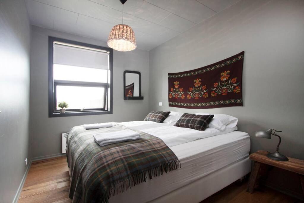 Ljarskogar Lodge Hjartharholtskirkja Bagian luar foto