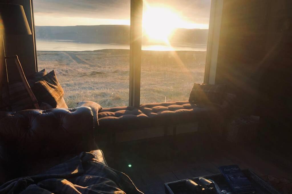 Ljarskogar Lodge Hjartharholtskirkja Bagian luar foto